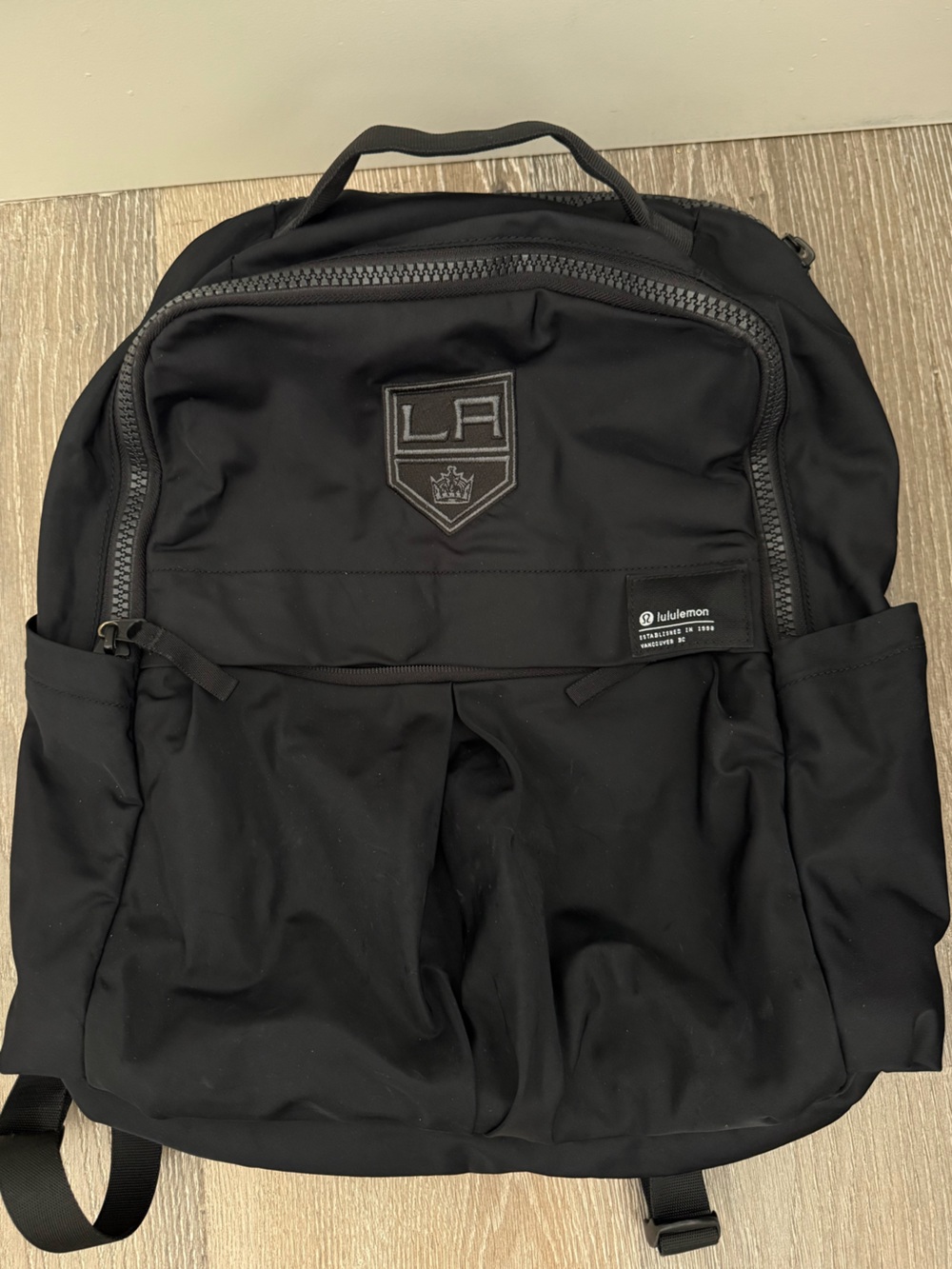 lululemon athletica Men's Black backpack with LA KINGS logo